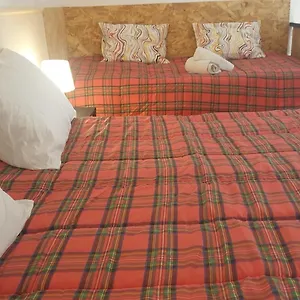 https://home-restaurant-hostel.catania-hotels.net