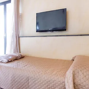 https://marys-house-catania.catania-hotels.net